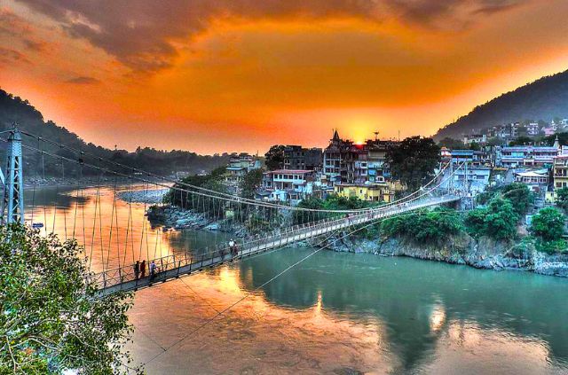 Location and Importance of Lakshman Jhula